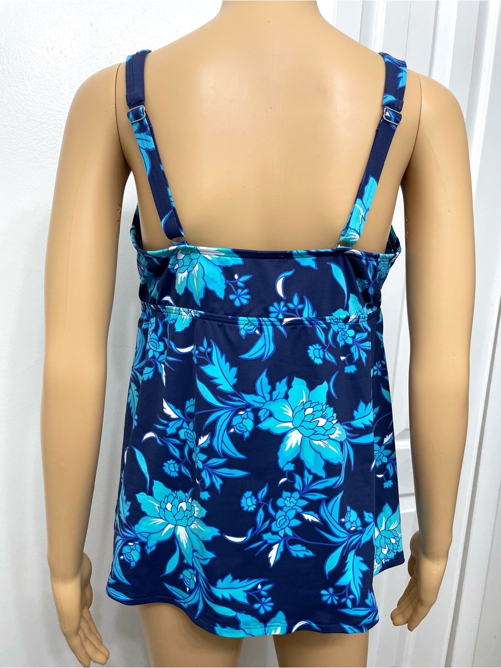 Lands' End Deep Sea Floral Tankini Swimsuit Top built-in-bra 12 Large - Picture 7 of 12